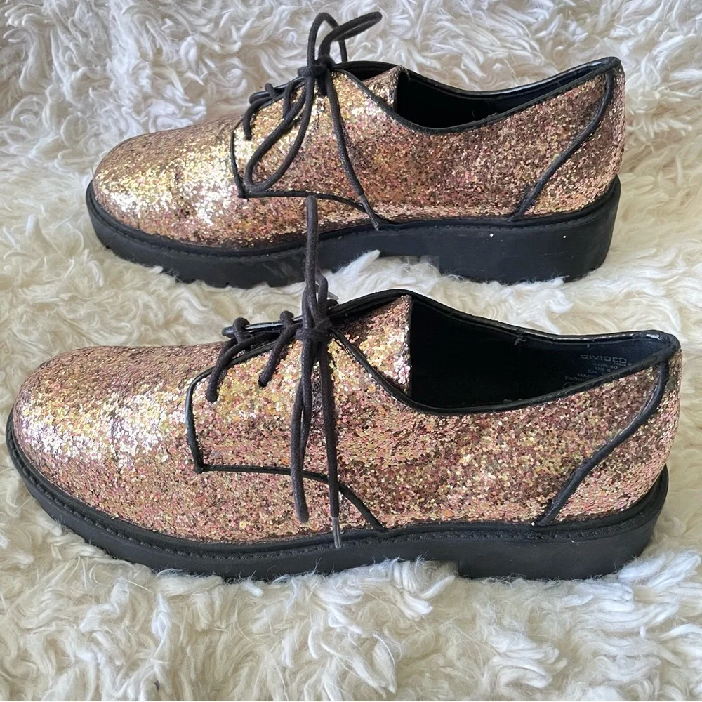 Divided Gold Glitter tie Oxford. Lug sole. Sz40 - Picture 11 of 14
